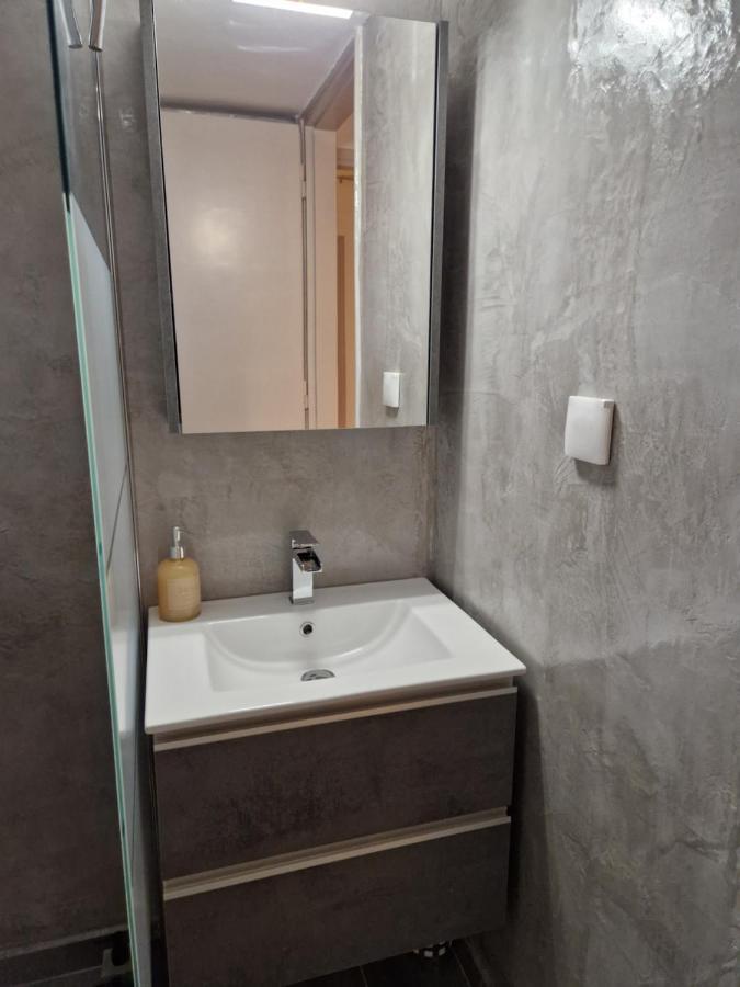 Above Apartments Near The Airport Αρτέμιδα Εξωτερικό φωτογραφία